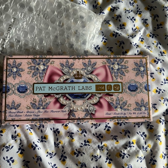 Brand new in the box, Pat McGrath, blush highlighter, and bronzer palette - Picture 6 of 6